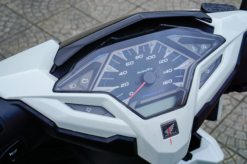 Honda Vario 150 giá gần 60 triệu - xe ga thực dụng cho người Việt